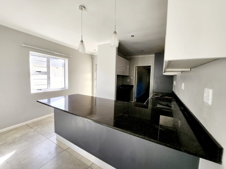 To Let 3 Bedroom Property for Rent in Lovemore Park Eastern Cape